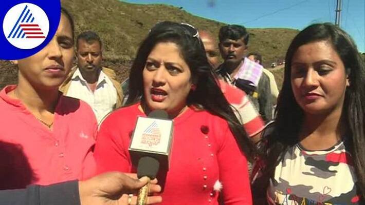 Tourists Rush to Visit Mullayanagiri Peak in Chikkamagaluru grg Tourists Rush to Visit Mullayanagiri Peak in Chikkamagaluru grg