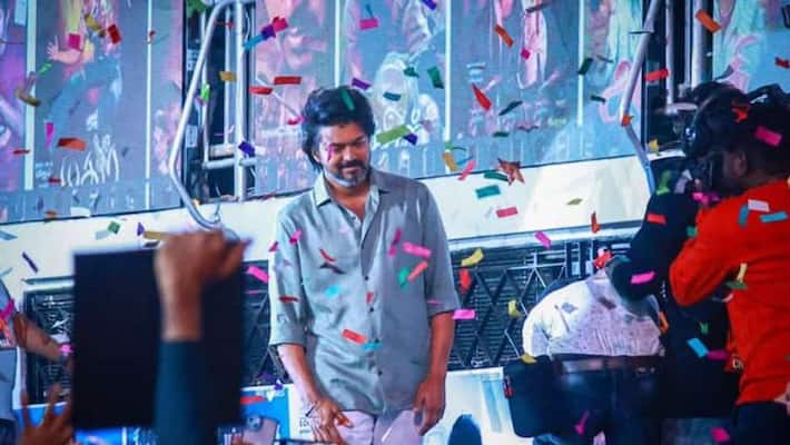 Vijay dance in varisu movie audio lanch video goes viral Vijay dance in varisu movie audio lanch video goes viral