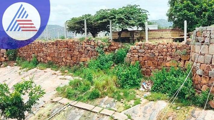 The village administration is not ready to preserve the historical fort ramanagar fort ballari rav The village administration is not ready to preserve the historical fort ramanagar fort ballari rav