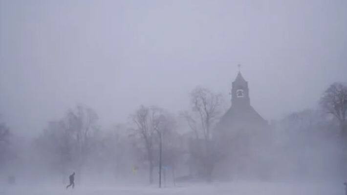 Winter Storm Sweeps Through US, Buffalo.. 31 Dead Winter Storm Sweeps Through US, Buffalo.. 31 Dead