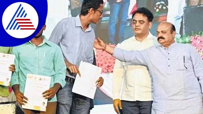 CM gave employment letter to 10 thousand youth bengaluru rav CM gave employment letter to 10 thousand youth bengaluru rav