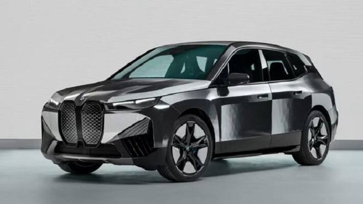 Color Changing Car: Color can be changed by pressing just one button Color Changing Car: Color can be changed by pressing just one button