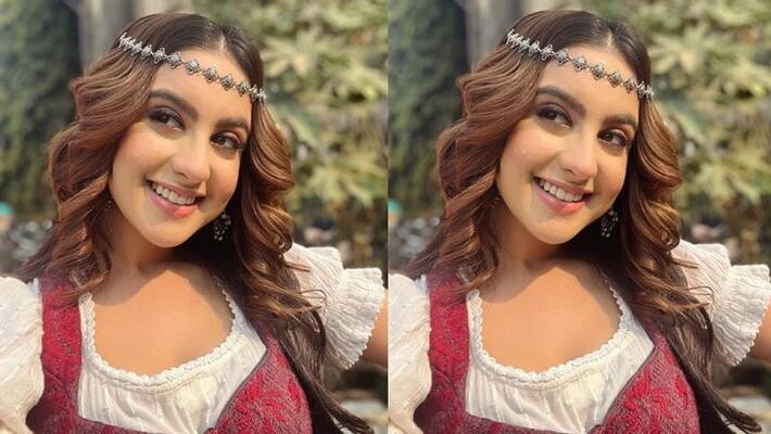 tunisha sharma being taken to hospital after suicide in cctv video tunisha sharma being taken to hospital after suicide in cctv video