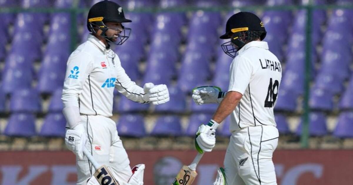 முதல் இன்னிங்ஸில் பொட்டளமான நியூசிலாந்து.. 2வது இன்னிங்ஸில் சுதாரிப்பான பேட்டிங்..! இங்கிலாந்துக்கு சவால்