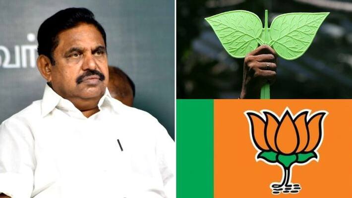 What happened in the AIADMK district secretaries meeting What happened in the AIADMK district secretaries meeting