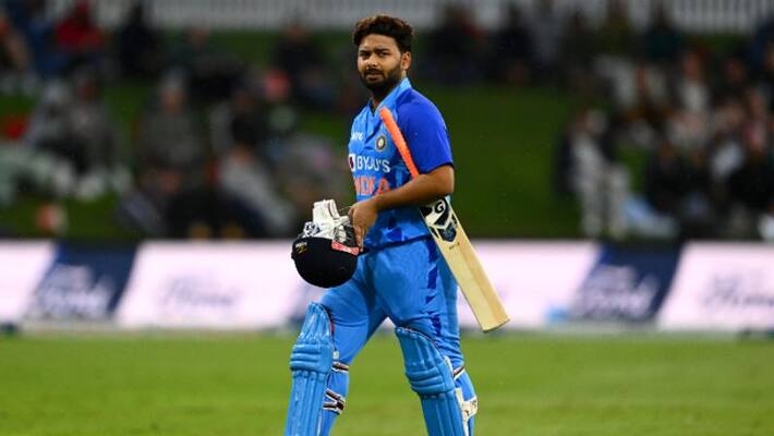 Rishabh Pant shifted to private ward in hospital recovering well after car accident Says DDCA Director Shyam Sharma kvn Rishabh Pant shifted to private ward in hospital recovering well after car accident Says DDCA Director Shyam Sharma kvn