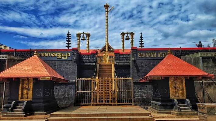Mandala puja held at Sabarimala hundreds of devotees offer prayers Mandala puja held at Sabarimala hundreds of devotees offer prayers