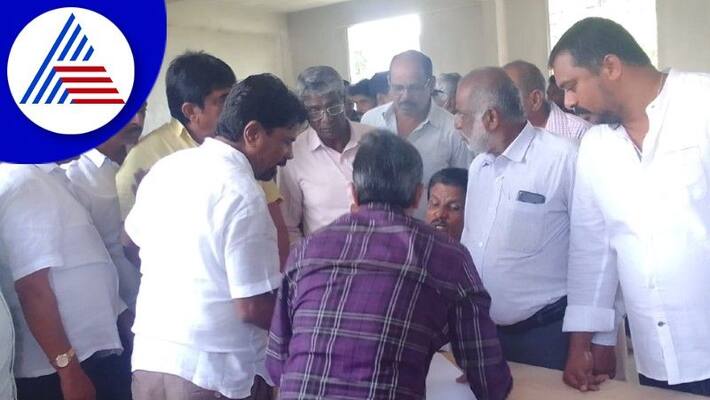 assembly election ticket issue Fight between Congress workers in Mudigere rav assembly election ticket issue Fight between Congress workers in Mudigere rav