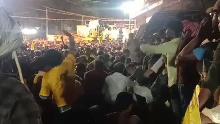 No permission to hold meetings on roads: Andhra Pradesh government orders akb No permission to hold meetings on roads: Andhra Pradesh government orders akb