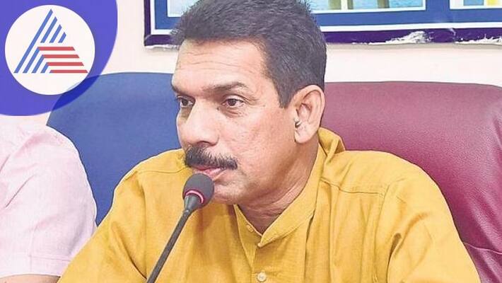 Kateel Kendamandala criticizes Congress for inserting Savarkar photo sat Kateel Kendamandala criticizes Congress for inserting Savarkar photo sat