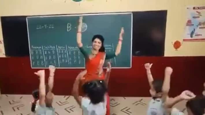 Viral video: Karnataka teacher training primary students to dance on 'Har Har Shambhu' is winning hearts Viral video: Karnataka teacher training primary students to dance on 'Har Har Shambhu' is winning hearts