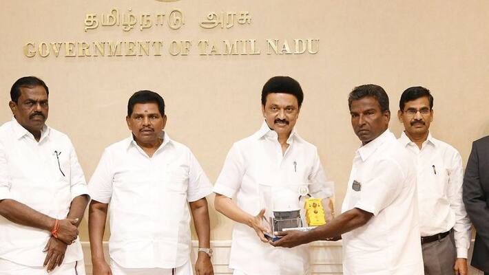 mk Stalin inaugurates fixing a transponders for tamilnadu fishing ships mk Stalin inaugurates fixing a transponders for tamilnadu fishing ships