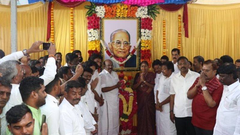 PM Modi mother passed away Tamil Nadu leaders condolences