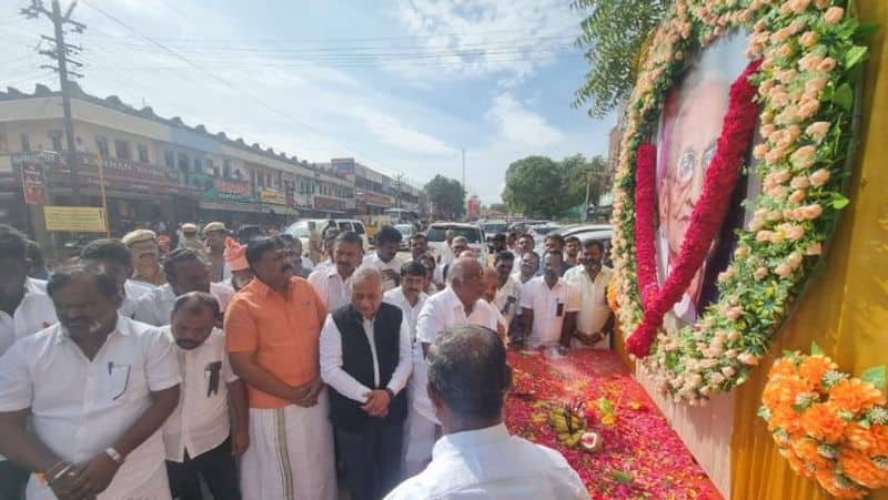 PM Modi mother passed away Tamil Nadu leaders condolences