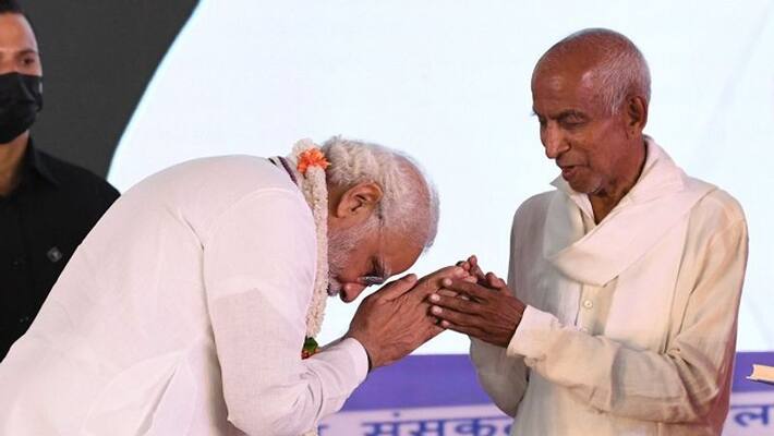 Karnataka Seer Siddeshwara Swamiji Dies At 81 Pm Modi Condolences On Demise Hails His Service To Society Karnataka Seer Siddeshwara Swamiji Dies At 81 Pm Modi Condolences On Demise Hails His Service To Society