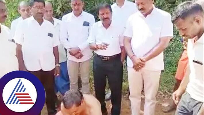 Voters upset against minister Angara at uppinangadi rav Voters upset against minister Angara at uppinangadi rav