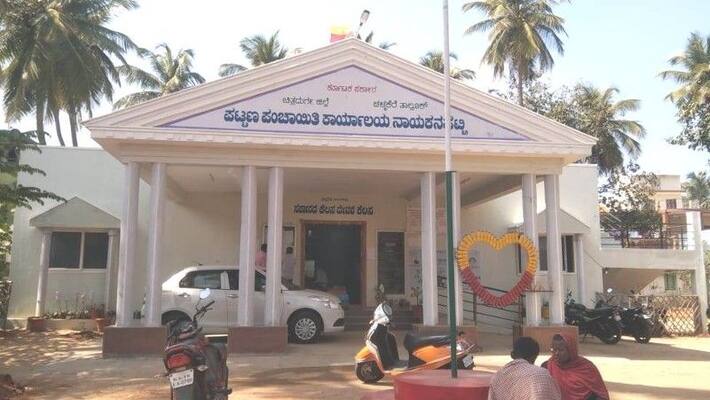 In Nayakanahatti, there is no measure of water bill at chitradurga rav In Nayakanahatti, there is no measure of water bill at chitradurga rav
