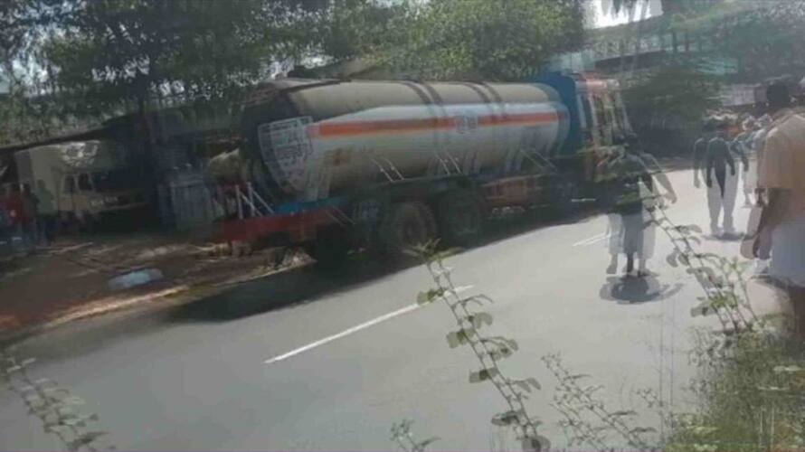 lorry hit mini bus in karur drunken driver arrested lorry hit mini bus in karur drunken driver arrested