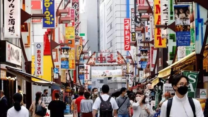 Japan is paying 10 lakhs yen to young parents who want to leave Tokyo: what is the reason? Japan is paying 10 lakhs yen to young parents who want to leave Tokyo: what is the reason?