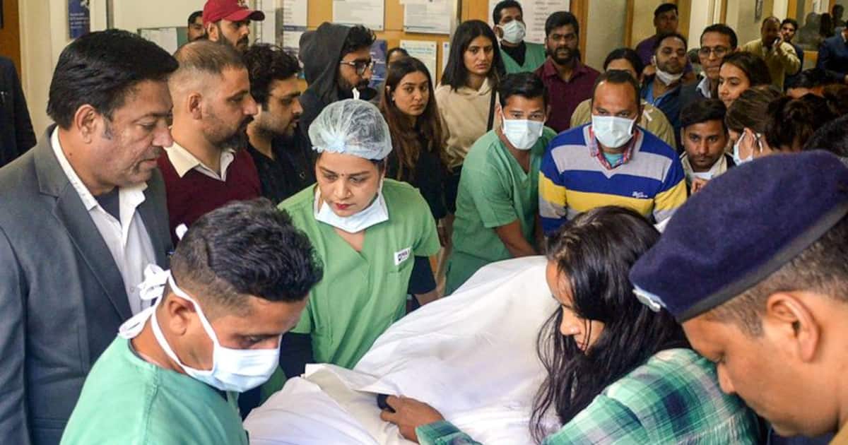 2 வாரங்களில் வீடு திரும்பும் ரிஷப் பண்ட்: விளையாடுவதற்கு 6 மாதமாகும்!