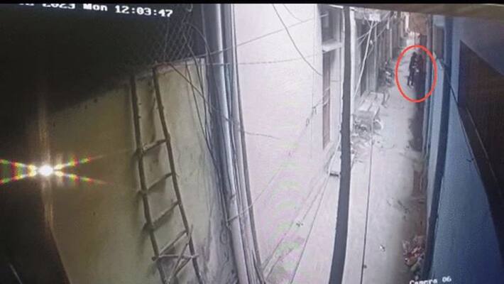 Delhi man repeatedly stabs woman after friendship turns sour Delhi man repeatedly stabs woman after friendship turns sour