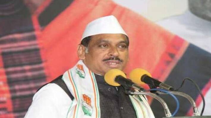 telangana congress incharge manikrao thakre serious on tpcc vice presidents telangana congress incharge manikrao thakre serious on tpcc vice presidents