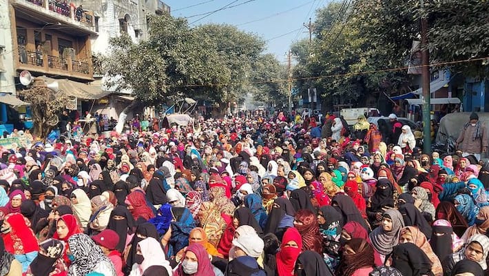 The Supreme Court stayed the demolition of houses in Haldwani, Uttarakhand. Comment that 50 thousand people cannot be evicted overnight. The Supreme Court stayed the demolition of houses in Haldwani, Uttarakhand. Comment that 50 thousand people cannot be evicted overnight.