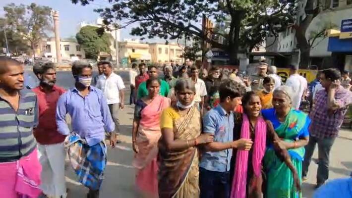 Coimbatore sanitary workers demand change in work timing Coimbatore sanitary workers demand change in work timing