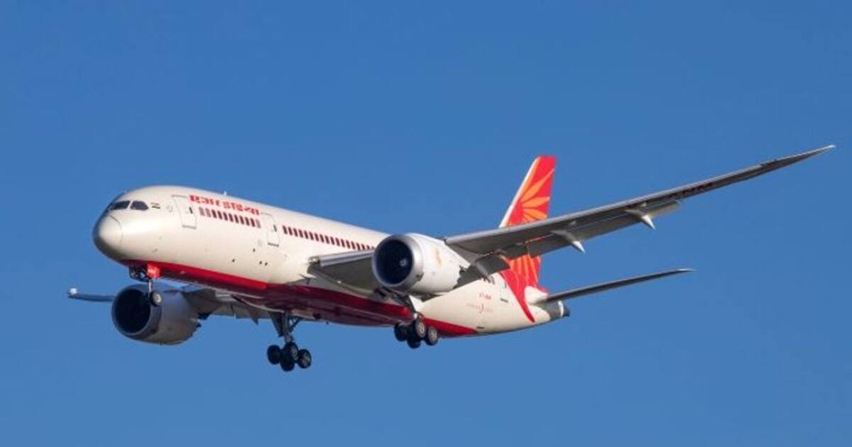 Malfunction in the hydraulic system;  An Air India flight made an emergency landing at Nedumbasser