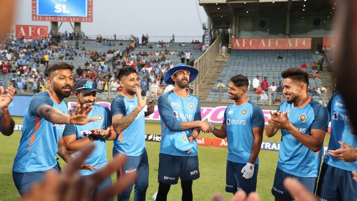 INDvsSL 2nd T20I: Team India won the toss and elected to field, Rahul Tripathi makes debut INDvsSL 2nd T20I: Team India won the toss and elected to field, Rahul Tripathi makes debut