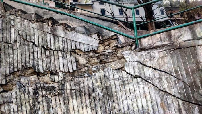 Joshimath sinking Saving lives our first priority says CM Dhami orders evacuation choppers on standby gcw Joshimath sinking Saving lives our first priority says CM Dhami orders evacuation choppers on standby gcw