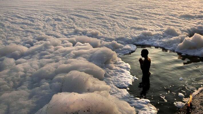 Then Pennai River is fully covered by foam in krishnagiri district because of chemical Then Pennai River is fully covered by foam in krishnagiri district because of chemical