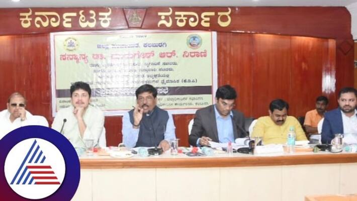 Delegation to CM seeking compensation for damage of Redgram crop due to nete disease Nirani sat Delegation to CM seeking compensation for damage of Redgram crop due to nete disease Nirani sat