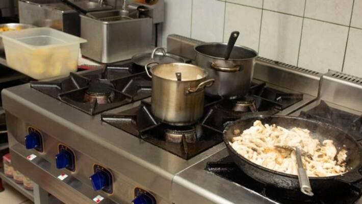 40 outlets shut down 685 fined over food hygiene violations in Fujairah UAE 40 outlets shut down 685 fined over food hygiene violations in Fujairah UAE