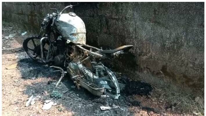CPM branch secretary s bike burnt in thiruvananthapuram CPM branch secretary s bike burnt in thiruvananthapuram