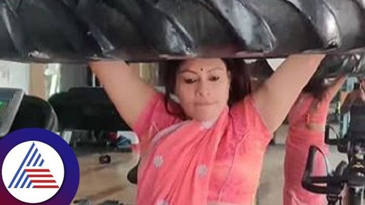 viral video of woman working out at gym in saree leaves internet divided ash viral video of woman working out at gym in saree leaves internet divided ash