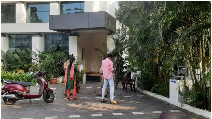 Three people were injured in Gangs attack in bar at thiruvananthapuram Three people were injured in Gangs attack in bar at thiruvananthapuram