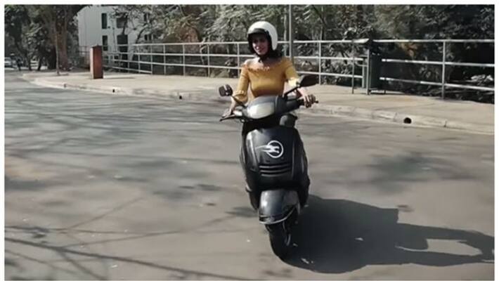 First self balancing electric scooter in world will launch in Delhi Auto Expo 2023 First self balancing electric scooter in world will launch in Delhi Auto Expo 2023