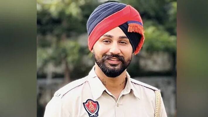 The robbers shot during the chase 28 year old Punjab police constable Kuldeep Singh Bajwa was martyred akb The robbers shot during the chase 28 year old Punjab police constable Kuldeep Singh Bajwa was martyred akb