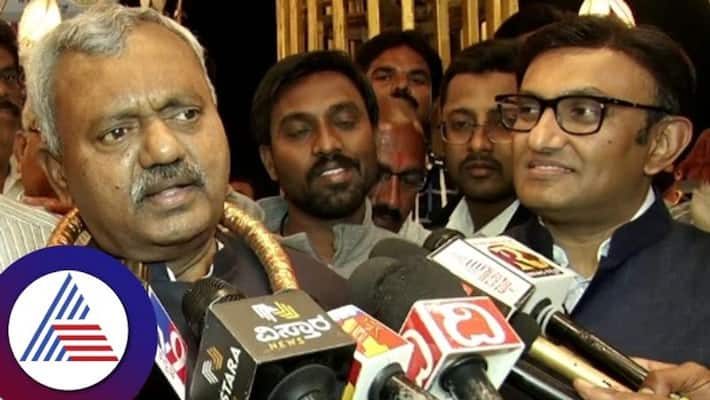 Dr K Sudhakar has all the qualifications to become CM Says Minister ST Somashekar gvd Dr K Sudhakar has all the qualifications to become CM Says Minister ST Somashekar gvd