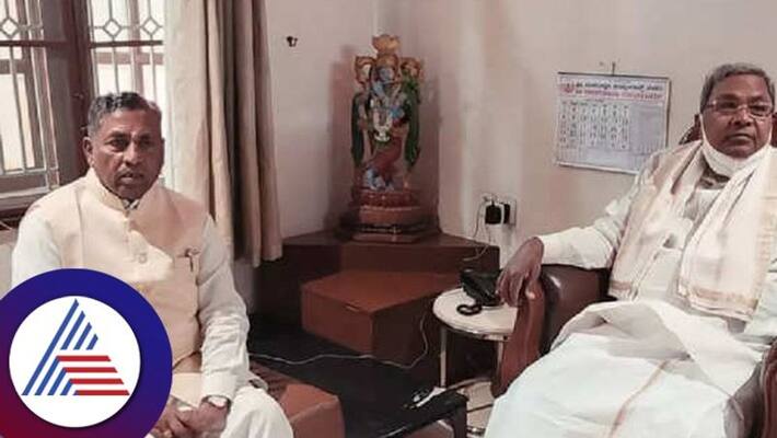 Siddaramaiahs Kolar Contest Is Almost Fixed A Conversation With KH Muniyappa Who Aroused Curiosity gvd Siddaramaiahs Kolar Contest Is Almost Fixed A Conversation With KH Muniyappa Who Aroused Curiosity gvd