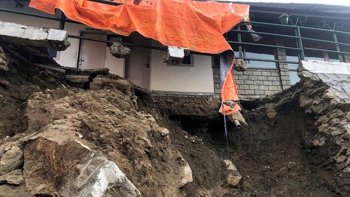 amid joshimath crisis cracks appear on houses in uttarakhands karnaprayag ash amid joshimath crisis cracks appear on houses in uttarakhands karnaprayag ash