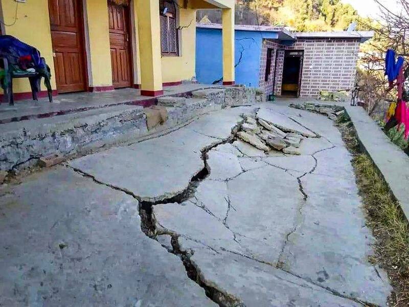 Joshimath subsidence: Supreme Court rejects to hold an urgent hearing