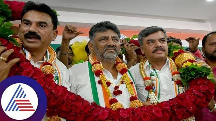 Two JDS Leaders Join Congress grg Two JDS Leaders Join Congress grg