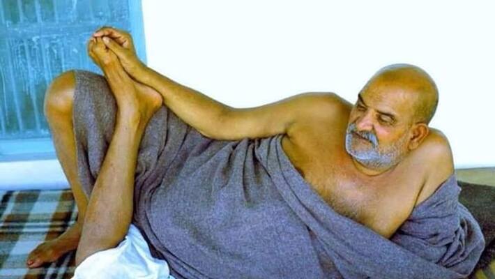 Who Is Baba Neem Karoli The Guru Who Inspired Virushka Mark Zuckerberg & Steve Jobs skr Who Is Baba Neem Karoli The Guru Who Inspired Virushka Mark Zuckerberg & Steve Jobs skr