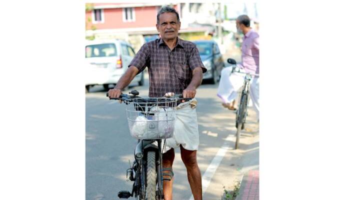 Prabhakaran reached from kovalam to Tirur on cycle Prabhakaran reached from kovalam to Tirur on cycle
