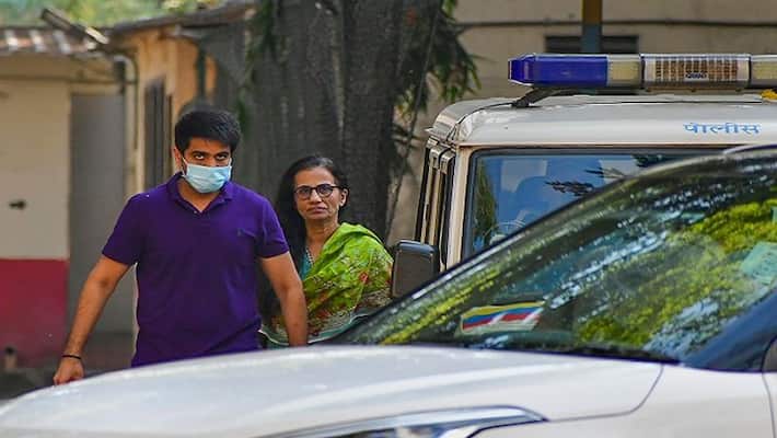 ICICI Videocon loan fraud case: Chanda Kochhar, her husband Deepak released from jail AJR ICICI Videocon loan fraud case: Chanda Kochhar, her husband Deepak released from jail AJR