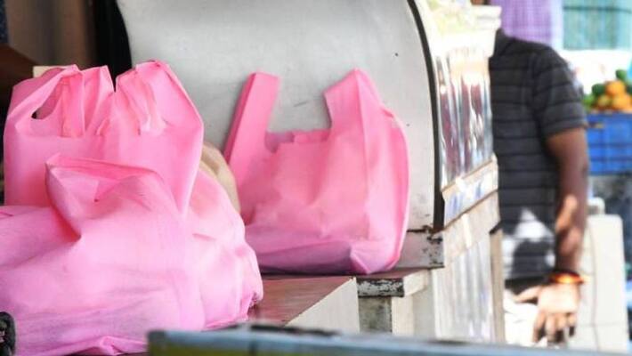 High Court quashed the government's move to ban plastic carry bags High Court quashed the government's move to ban plastic carry bags