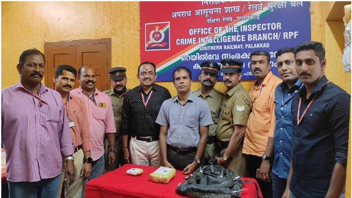charas found in palakkad train RPF Excise Joint Inspection charas found in palakkad train RPF Excise Joint Inspection
