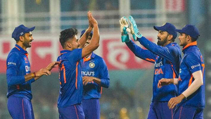 dasun shanaka scores century but india beat sri lanka by 67 runs in first odi and lead the series by 1 0 dasun shanaka scores century but india beat sri lanka by 67 runs in first odi and lead the series by 1 0